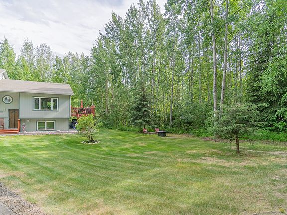 5th image of 730 Darrell Dr