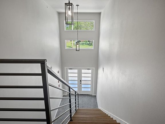 5th image of 414 S Birch St #D