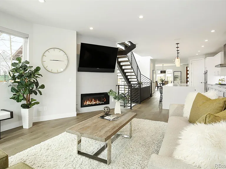 427 Milwaukee St — Photo 14