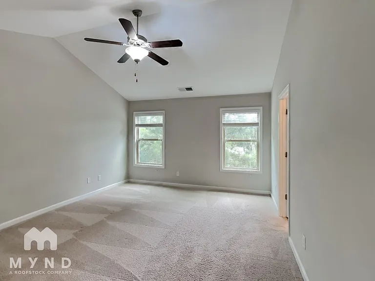 541 Lanier Ct — Photo 11
