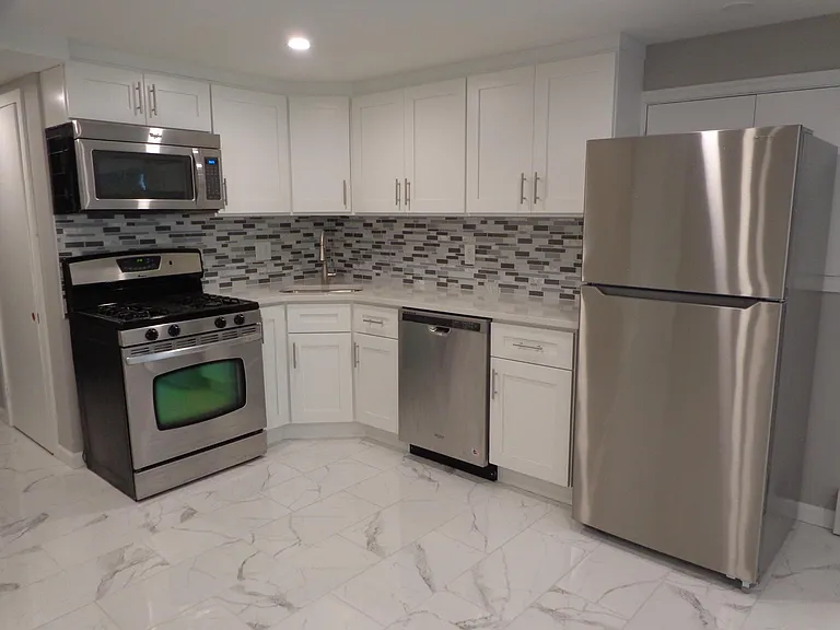 133 Green Ln #1 — Photo 1