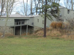 102 Mountain Laurel Ln, Pembroke, VA 24136