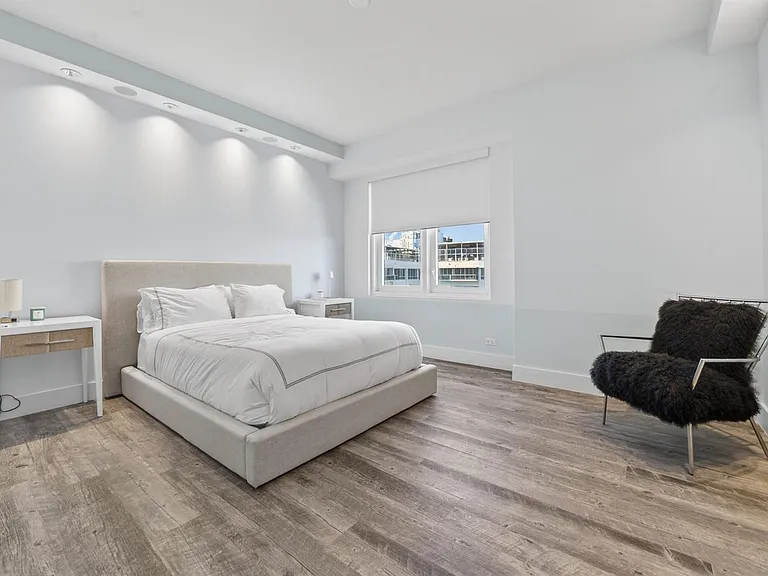 2301 Collins Ave #14 — Photo 11