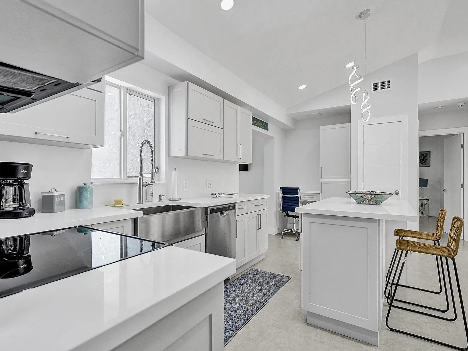 3 bed, 2.0 bath, 1515 sqft, $6,500 — Photo 4