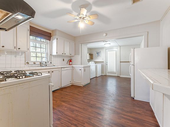 5th image of 1105 Aime St