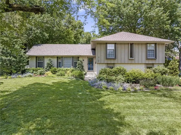5158 Mansfield Ln, Shawnee, KS 66203