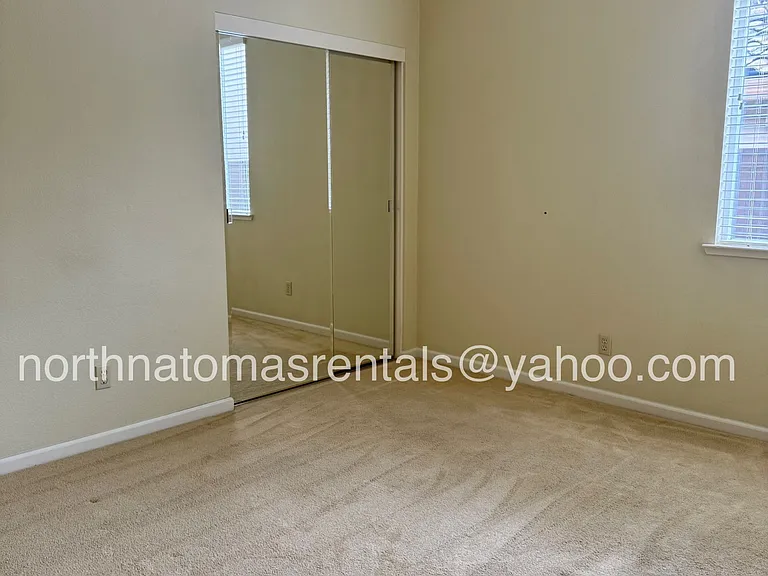 3949 Moraga Dr — Photo 11