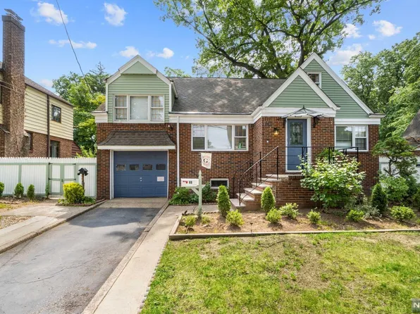 69 New Brier Ln, Clifton, NJ 07012