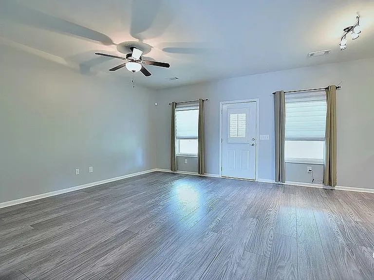 4512 Village Ct — Photo 10