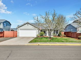 25207 Stellar Ave, Veneta, OR 97487