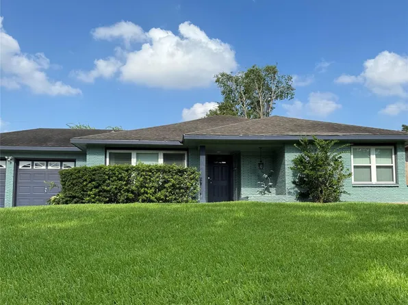 8011 Lorrie Dr, Houston, TX 77025