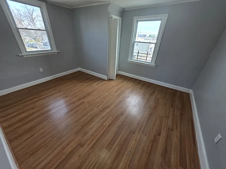 242 Hillcrest Ter — Photo 5