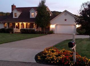 3394 Elm Dr NW, Dover, OH 44622