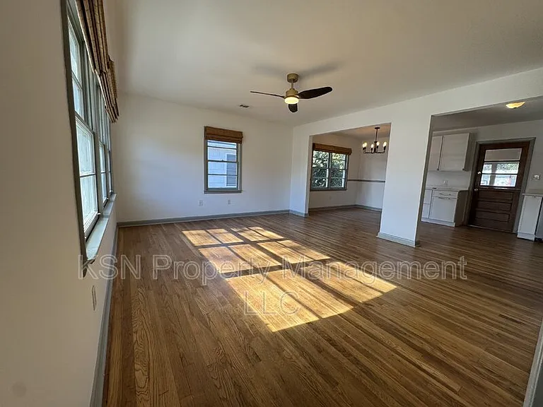 1436 E 42nd St — Photo 3