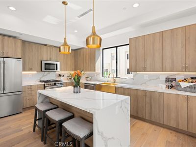 6509 N Contour Ln, North Hollywood, CA, 91606