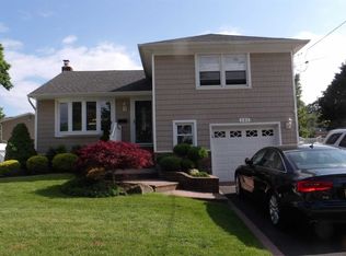 232 Violet St, Massapequa Park, NY 11762