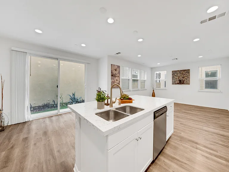 10532 Wilding Dr — Photo 40