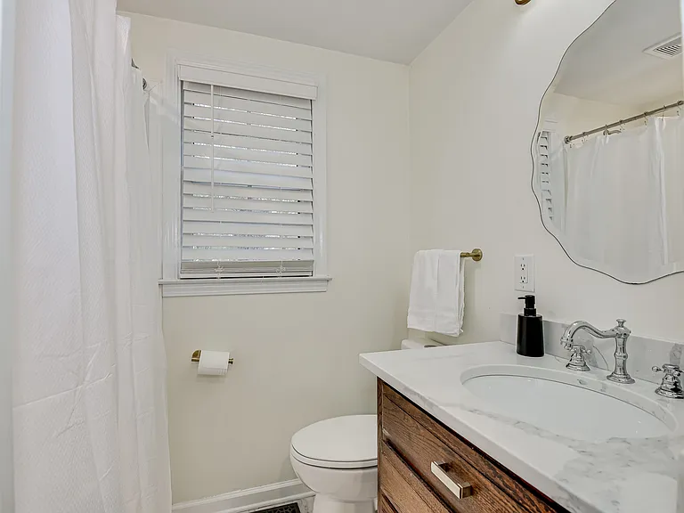 904 Highland Ave — Photo 24