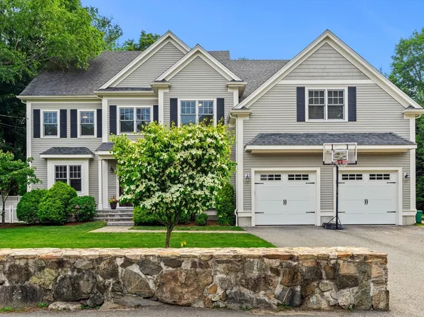 84 Hancock St, Lexington, MA 02420