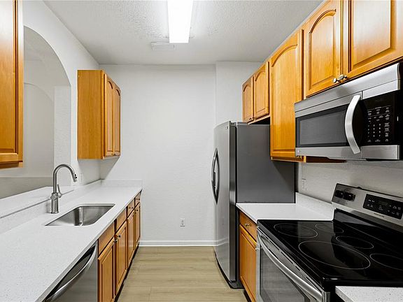 4th image of 2484 San Tecla St Unit 201