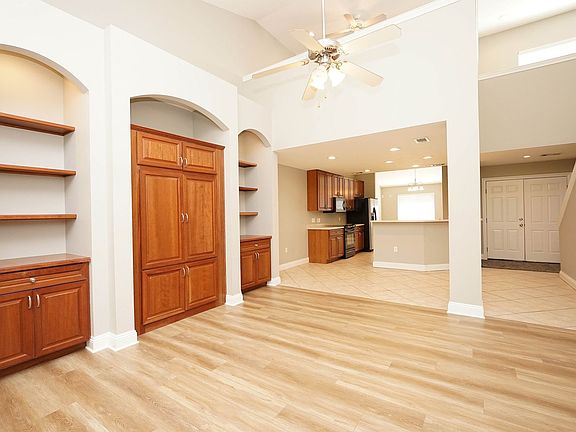 5th image of 104 Gleneagle Dr