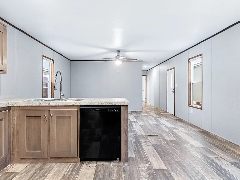 908 SW 18th St — Photo 10