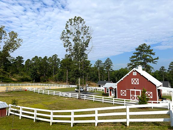 3rd image of 54 Pasture Creek Ln