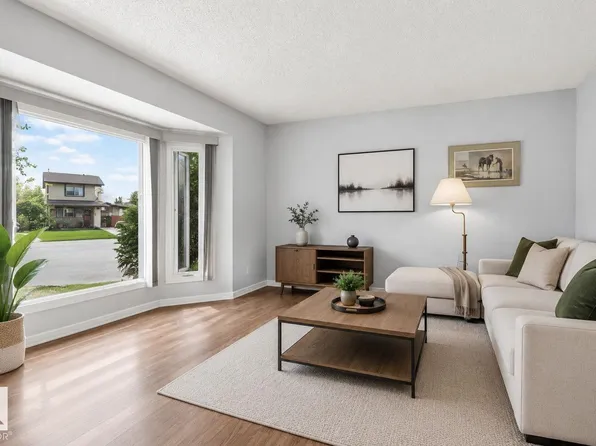 8316 157th Ave NW, Edmonton, AB T5Z 2P7