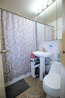 Rented by City Connections Realty | media 9