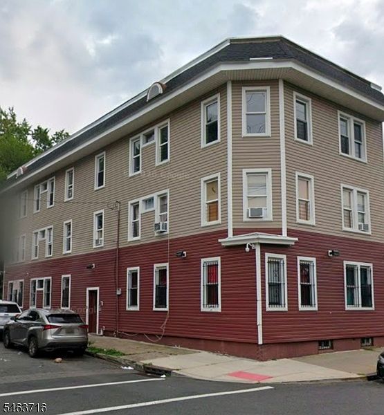 1st image of 544 Grove St Unit 5