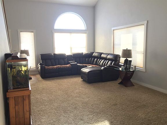 3rd image of 6434 Maeve Ln