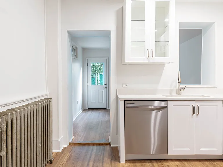 5224 Carnegie St — Photo 6