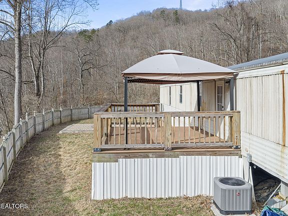 5th image of 425 Bazel Rd