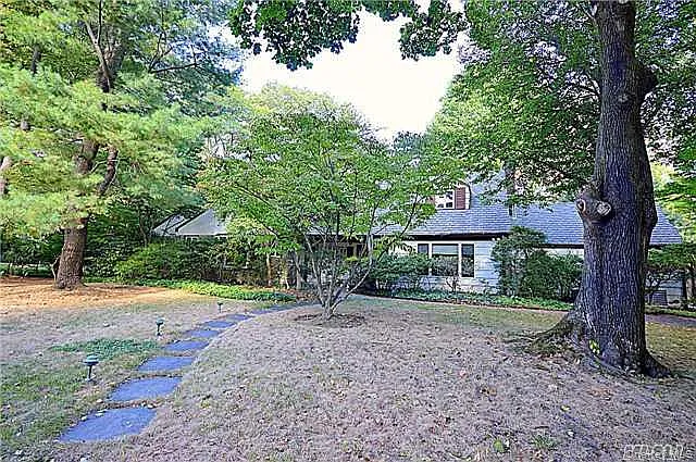 17 Hilltop Dr W — Photo 21