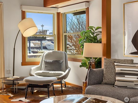 3rd image of 2321 Fairview Avenue E #4