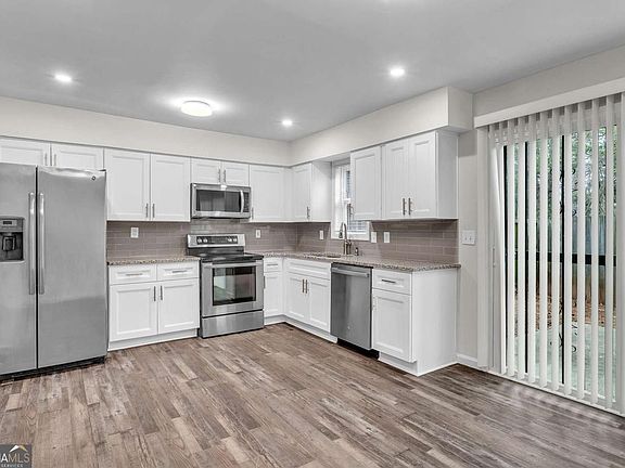 2nd image of 3236 Abbeywood Dr