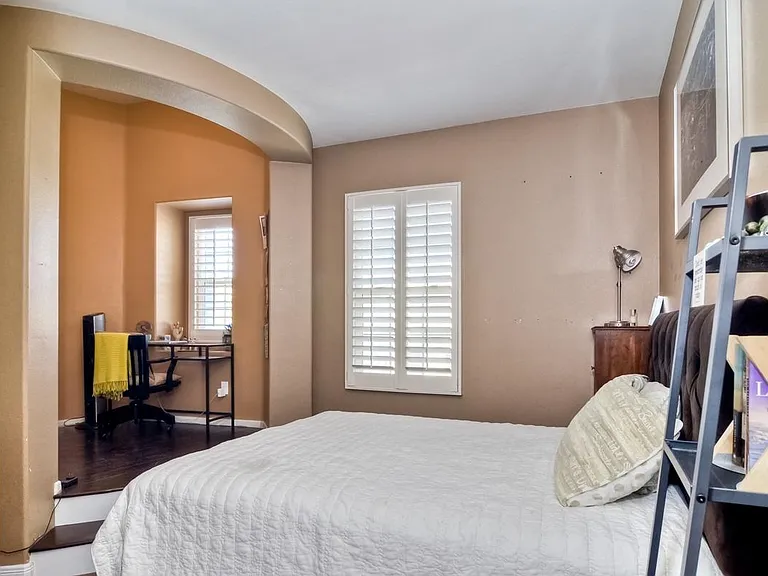 16489 Sunstone Dr — Photo 9