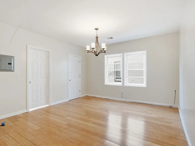 26 Seymour Ave #3 — Photo 4