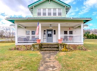 26 Hampshire Dr, Waynesville, NC 28786