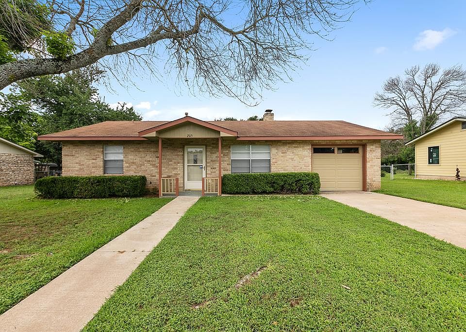 1st image of 205 Glenmoor Dr