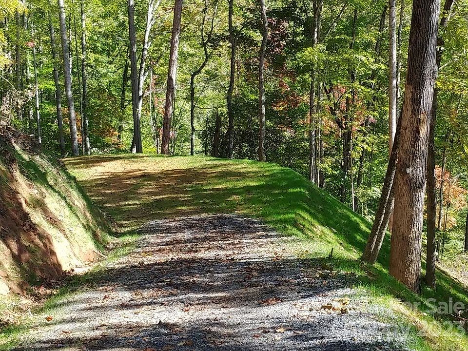 2nd image of 45 Thomas Divide Way