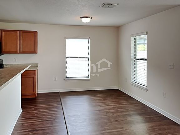 4th image of 738 Chatham Walk Dr