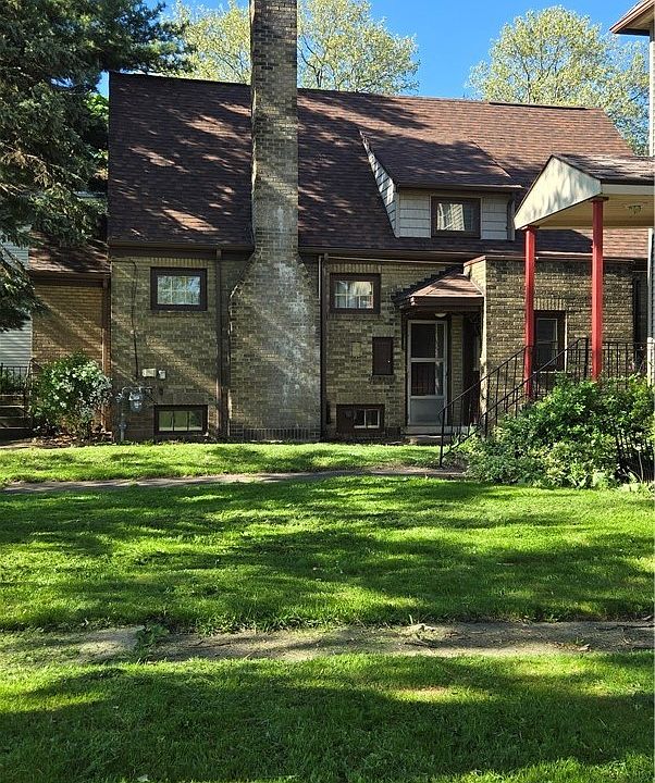 1st image of 323 Portage Rd