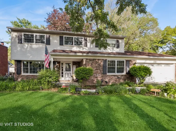 1525 Swallow St, Naperville, IL 60565