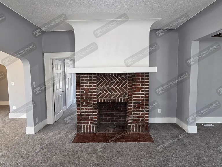 1998 E Grand Blvd — Photo 13