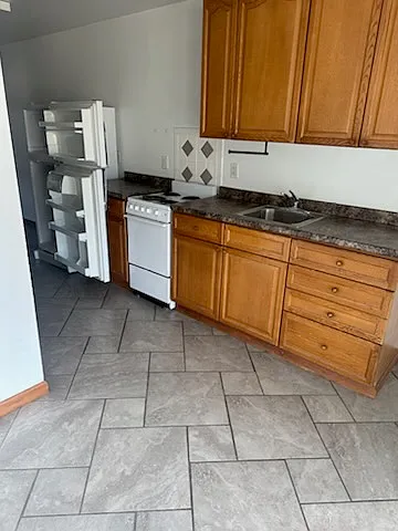 114 Steele St #1/2