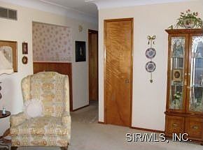 4th image of 2327 Emert Ave