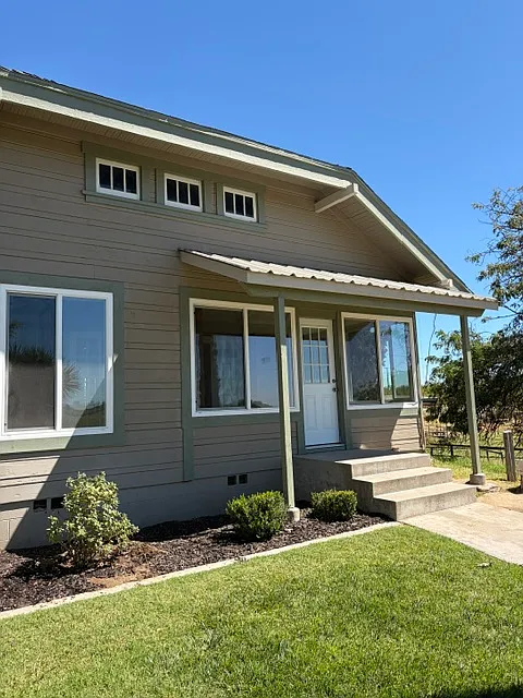 5 bed, 2142 sqft, $3,000 — Photo 2