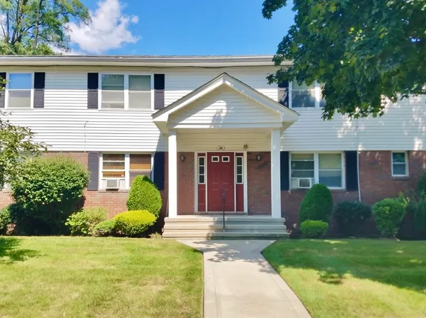 30 Colonial Cir Unit D, Chicopee, MA 01020
