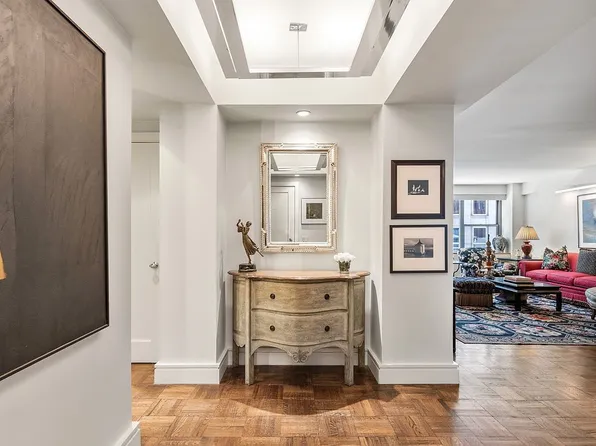 110 E 57th St #7E, New York, NY 10022
